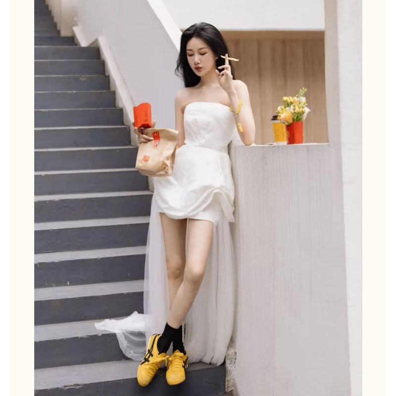 Gaun Pagi Tanpa Tali Warna Put - Photography Outdoor ulasan dan harga